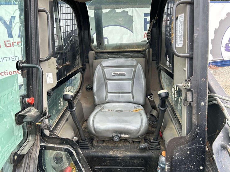 new-holland-c238-image-6
