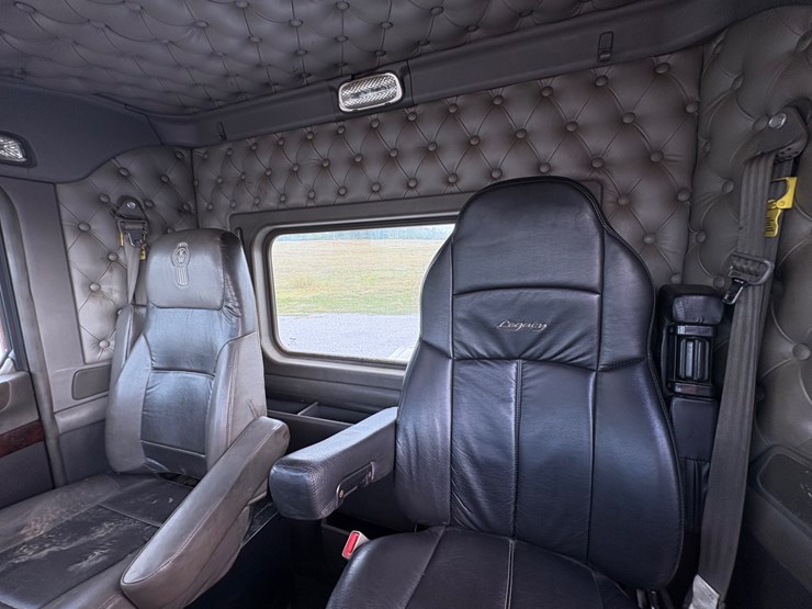 2010-kenworth-t800-image-13