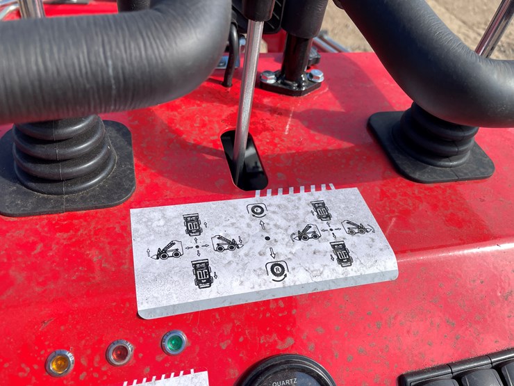 #9471-•-unused-2025-agt-skid-steer-loader-image-12