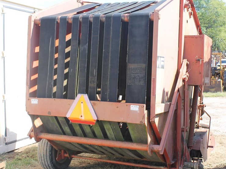 massey-ferguson-1560-image-4