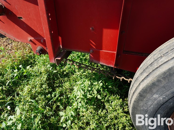new-holland-155-image-18