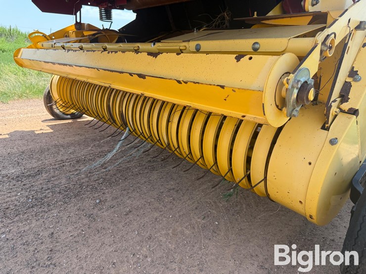 2014-new-holland-br7070-image-12
