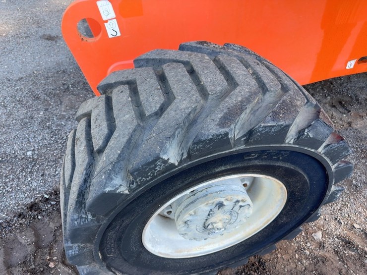 2013-jlg-800aj-image-13