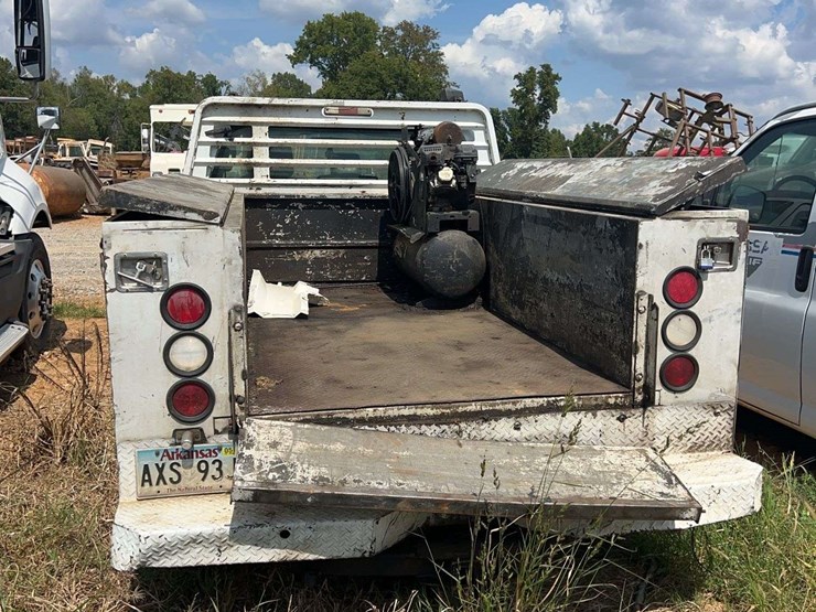 ford-f250-xl-image-3