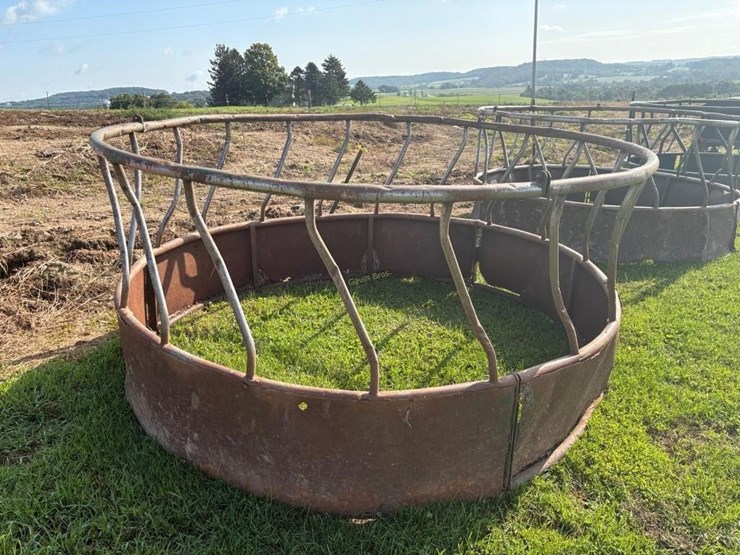 round-bale-feeder-image-3