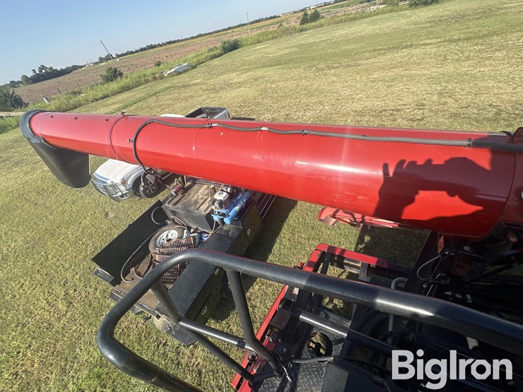 2016-case-ih-8240-image-10