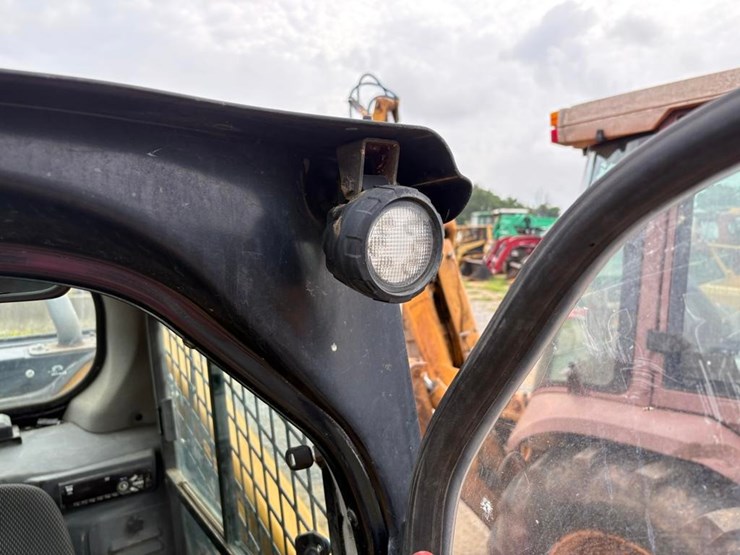 2020-caterpillar-299d3-image-29