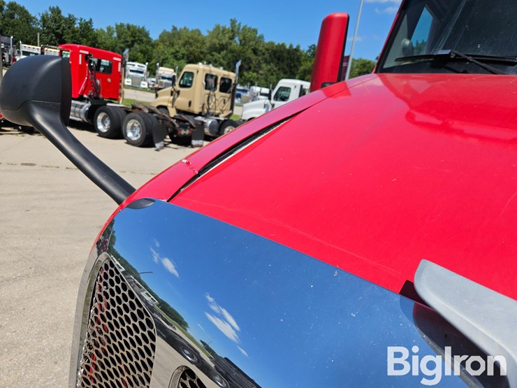 2015-peterbilt-579-image-12