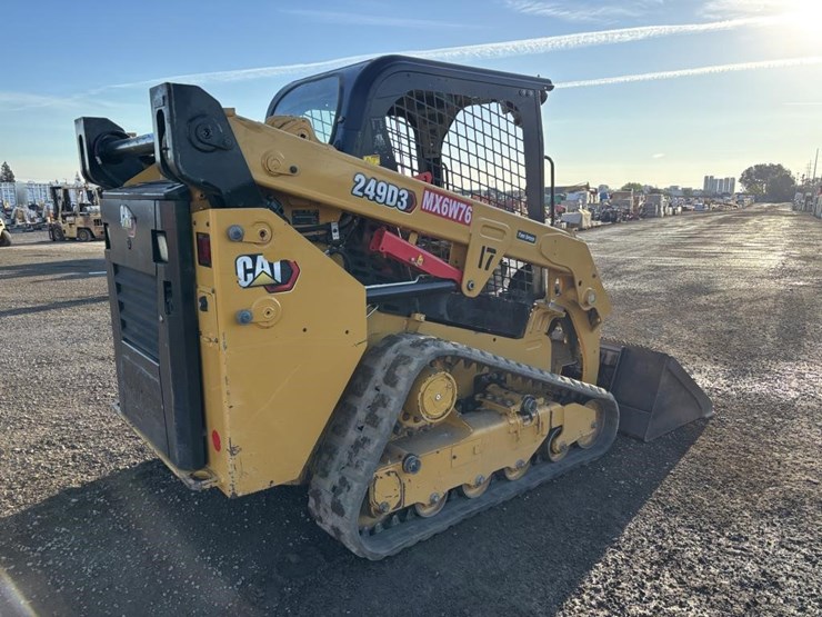2021-caterpillar-249d3-image-3