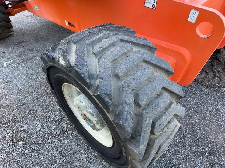 2013-jlg-800aj-image-10