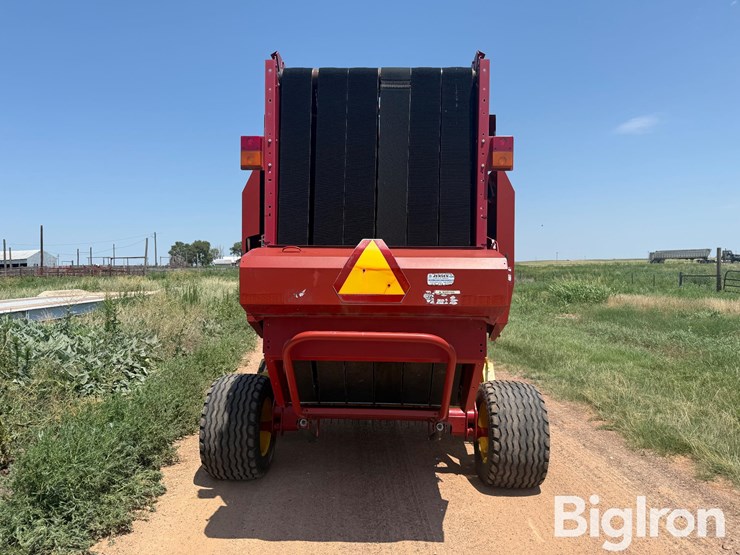 2014-new-holland-br7070-image-6