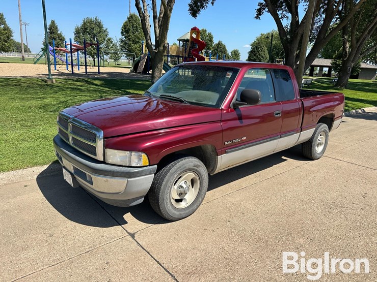 2001-dodge-ram-1500-image-1