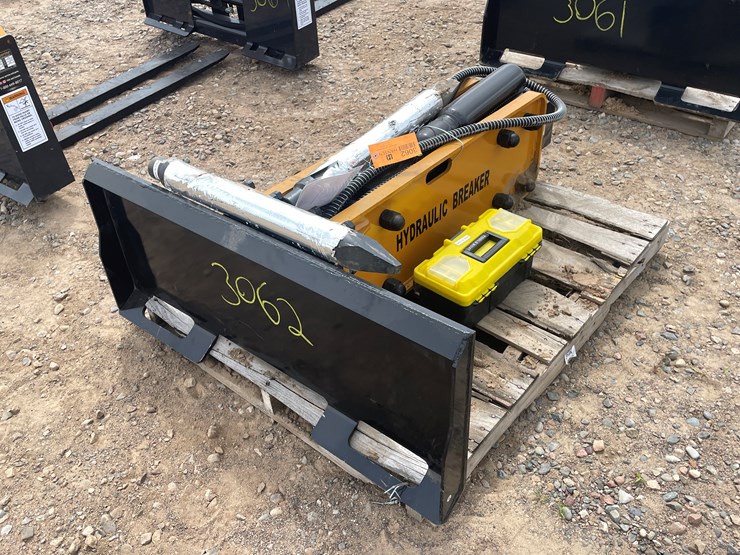 #3062-•-unused-2025-wolverine-skid-steer-concrete-breaker-attachment-image-3