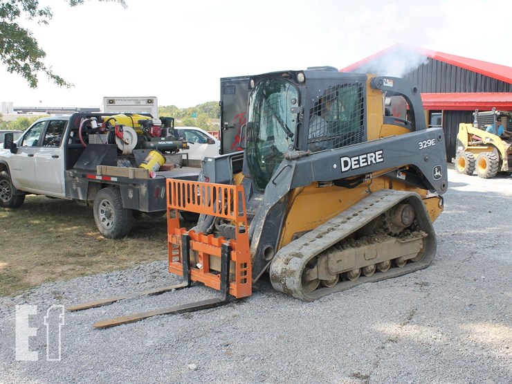 deere-329e-image-2