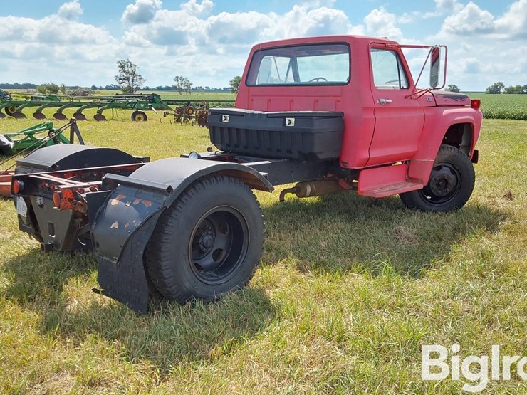 1976-ford-f700-image-5