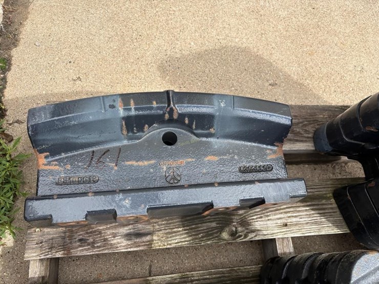 new-holland-front-weight-bracket-image-1