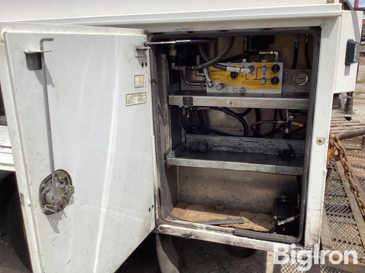 2017-ford-f550-xl-image-18