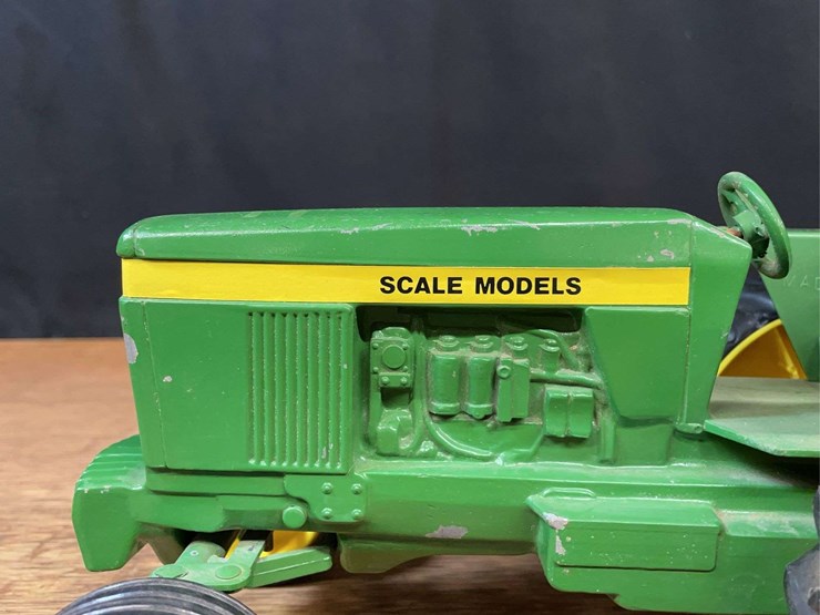 john-deere-16-image-8