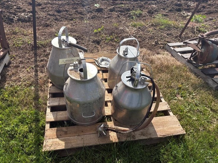 (4)-stainless-steel-milk-cans-image-3
