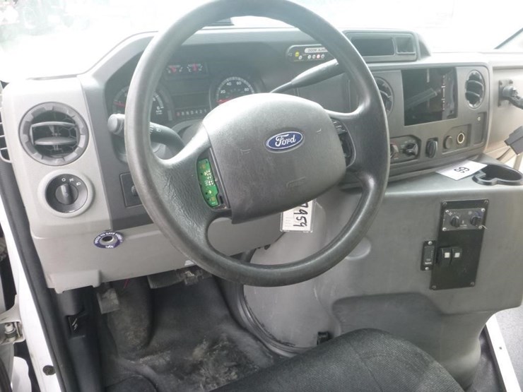 2017-ford-e450-image-10