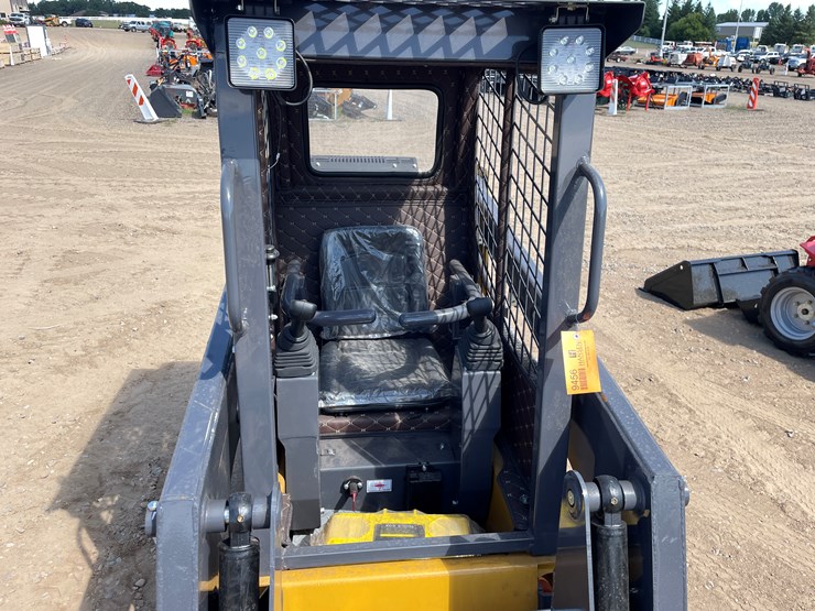 #9456-•-unused-2025-cfg-skid-steer-loader-image-13