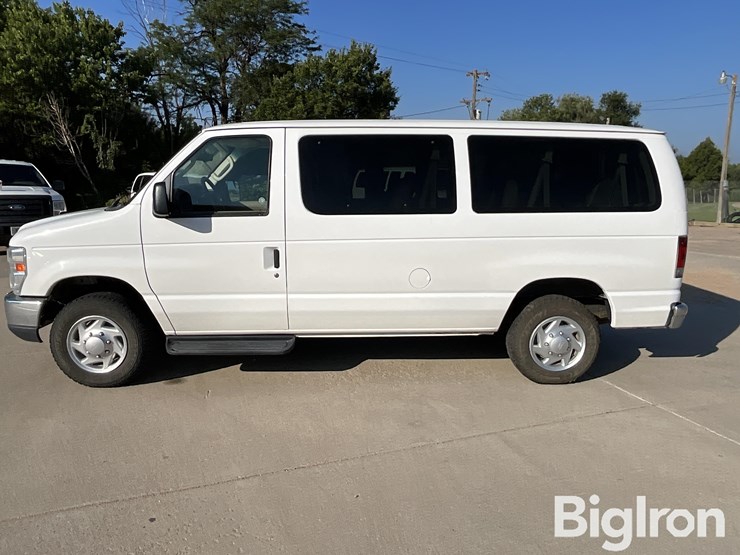 2011-ford-e350-xlt-image-8