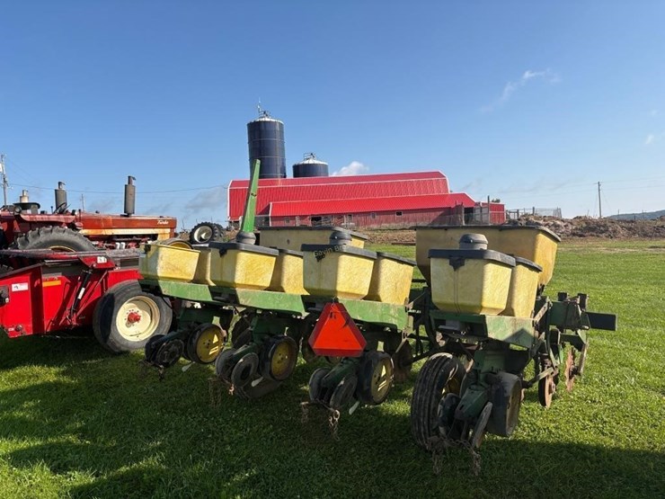 john-deere-4-row-corn-planter-image-7