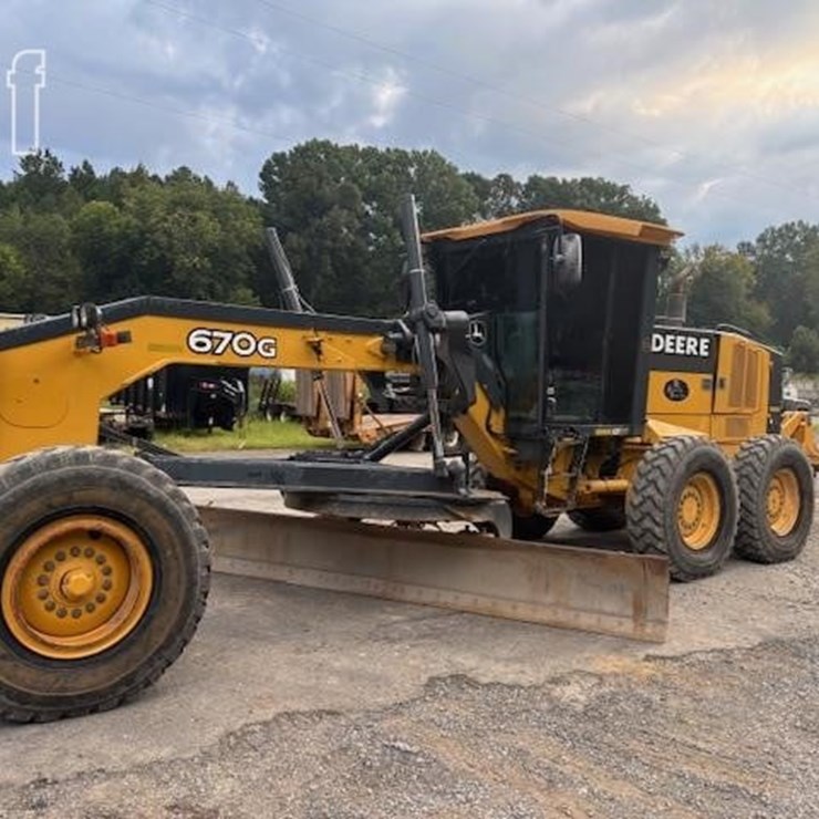 2009 DEERE 670G