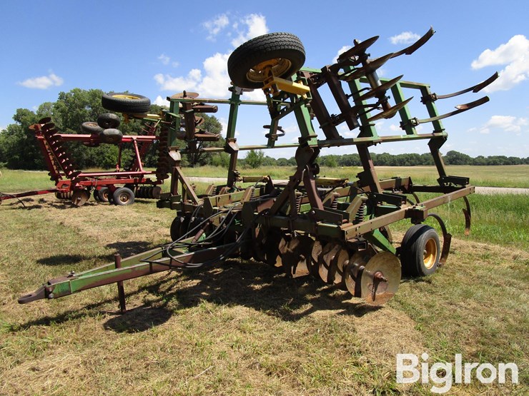 john-deere-712-image-1