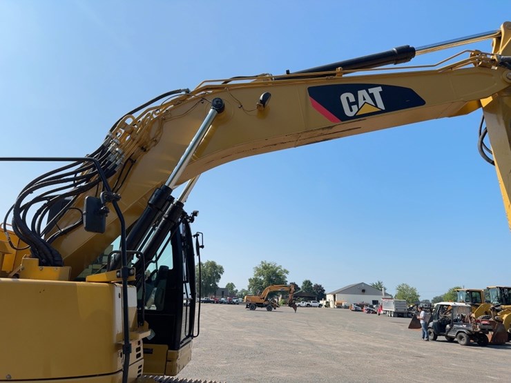 2016-caterpillar-325flcr-hydraulic-excavator-image-11