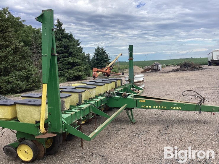 1983-john-deere-7000-image-11