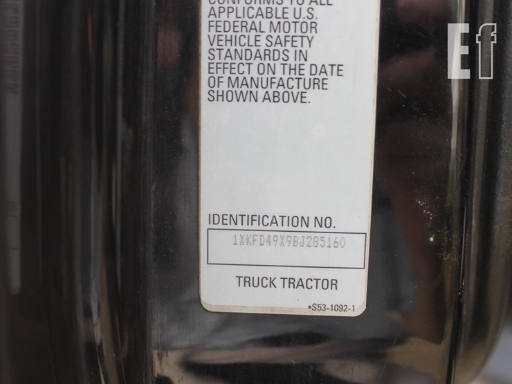 2011-kenworth-t700-image-9