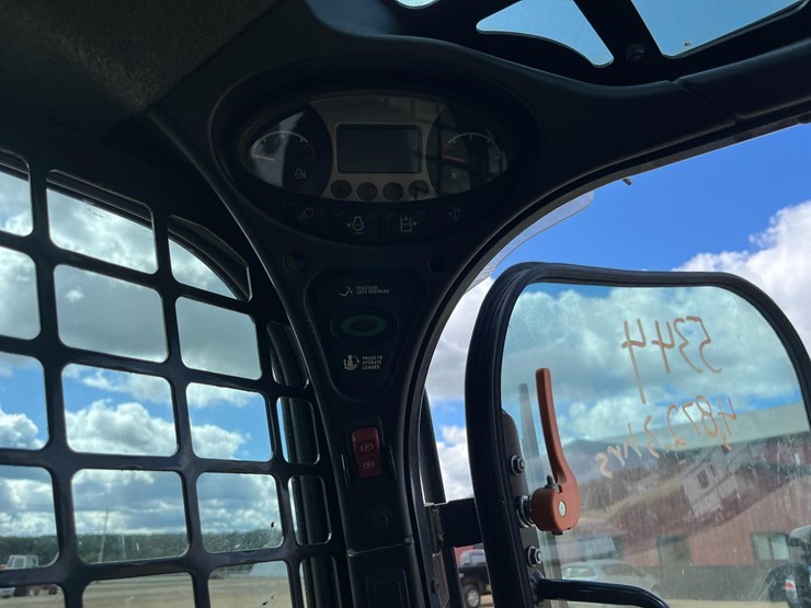 2018-bobcat-s570-image-15