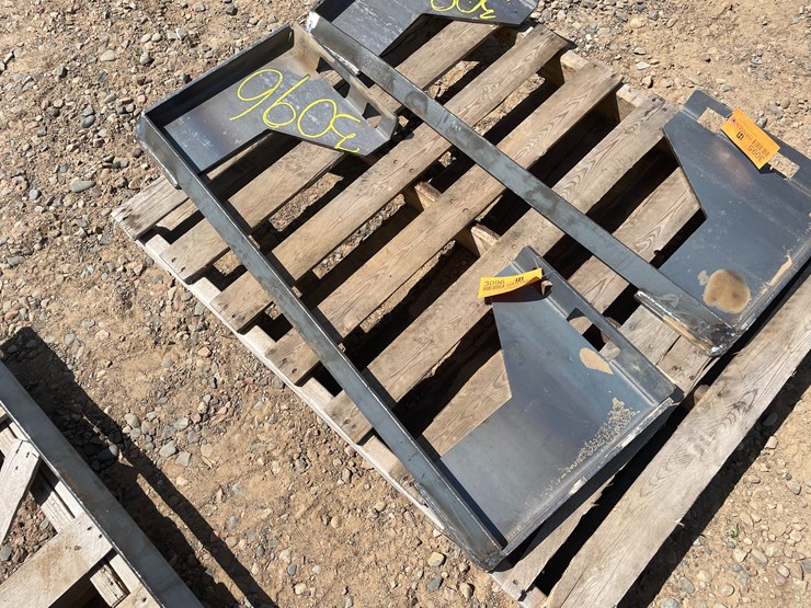 #3096-•-unused-2025-wolverine-quick-tach-cut-out-mount-plate-image-1