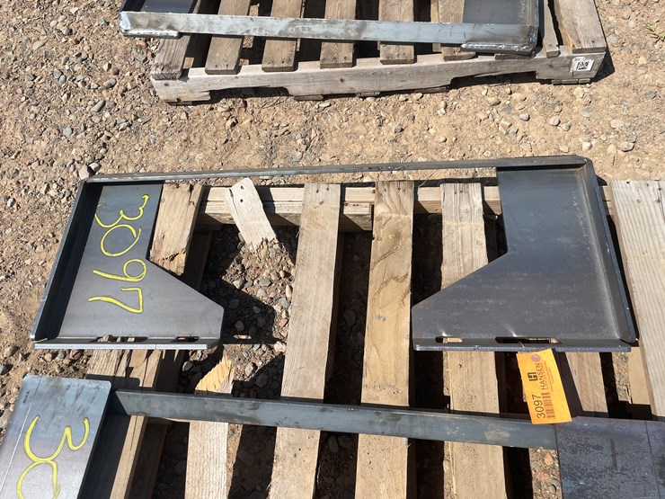 #3097-•-unused-2025-wolverine-quick-tach-cut-out-mount-plate-image-3
