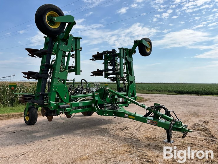 john-deere-15-image-3