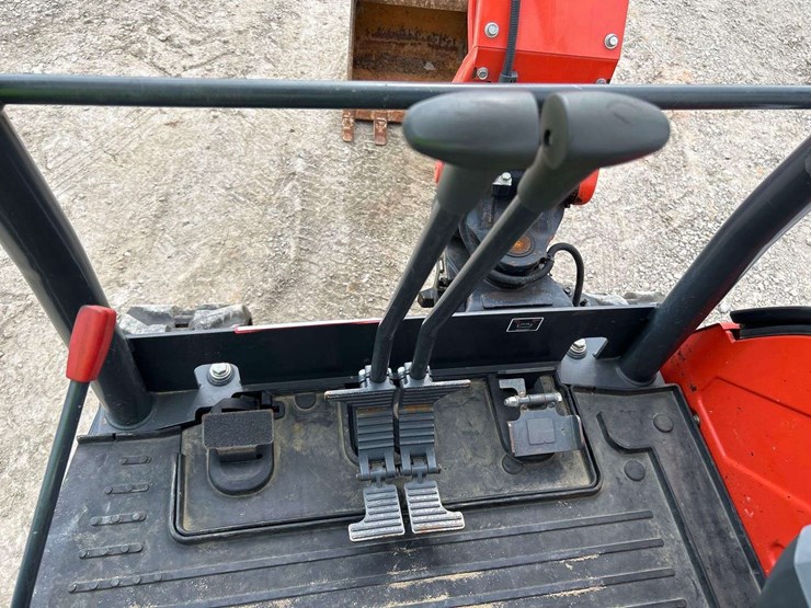 2015-kubota-kx71-3s-image-10