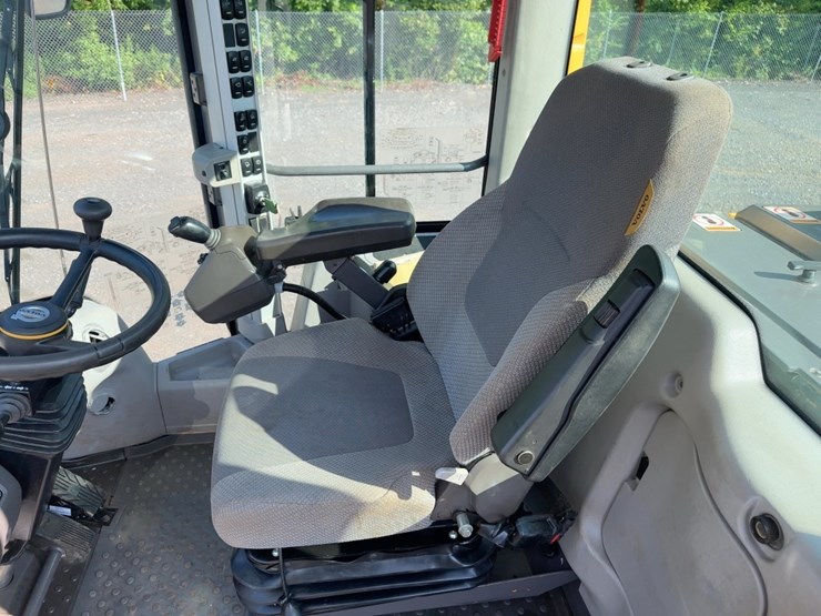 2018-volvo-l70h-image-26
