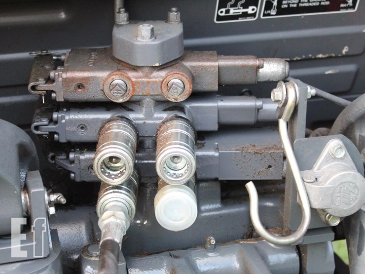2012-kubota-m5-111-image-7