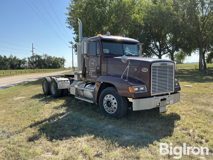 2000-freightliner-fld120-image-3