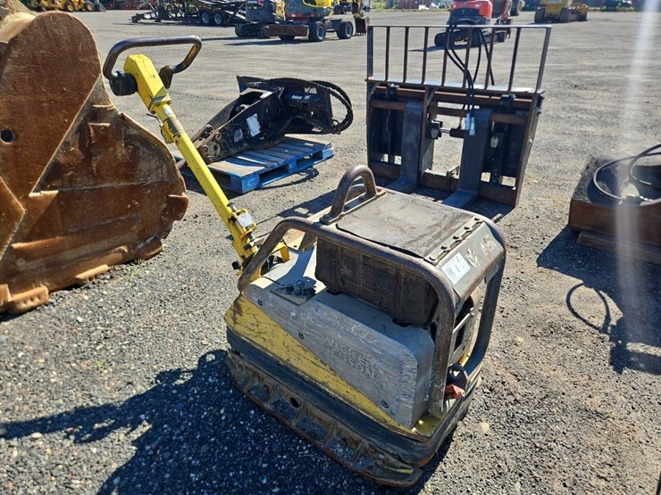 wacker-neuson-4545he-reversible-plate-compactor-image-2
