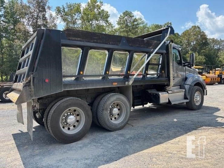 2022-kenworth-t880-image-4