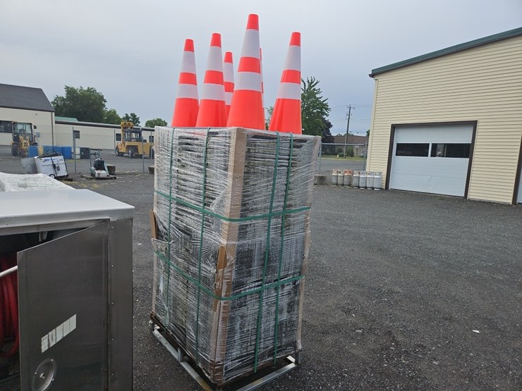 (250)-28"-traffic-cones-image-3