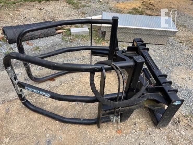 blue-diamond-round-hay-bale-hyd-clamp-image-3