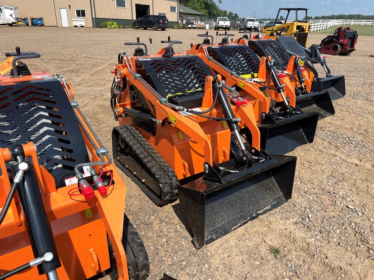#9288-•-unused-2025-landhero-mini-skid-steer-loader-image-4