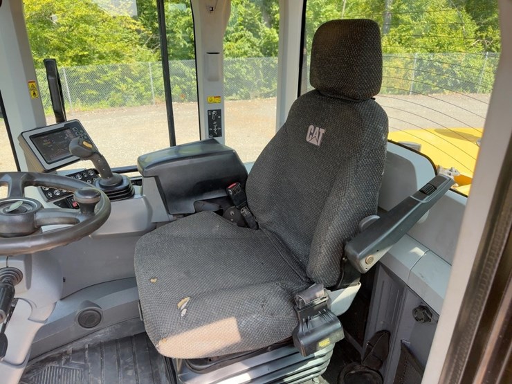 2016-caterpillar-938m-image-22