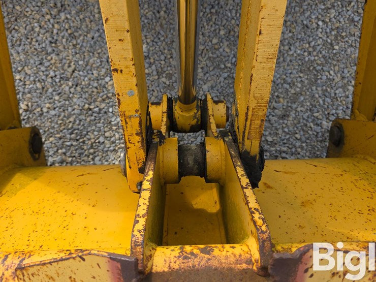 2004-deere-310sg-image-15