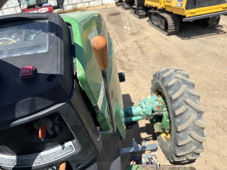 2008-john-deere-4005-image-25