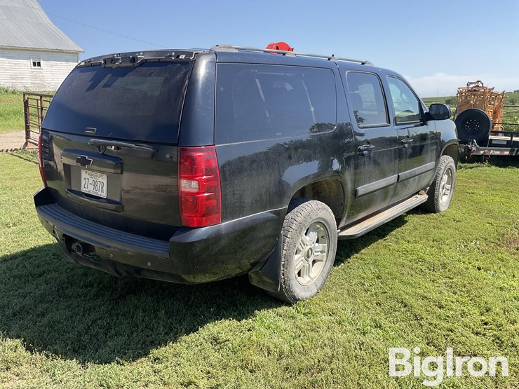 2007-chevrolet-suburban-1500-image-5