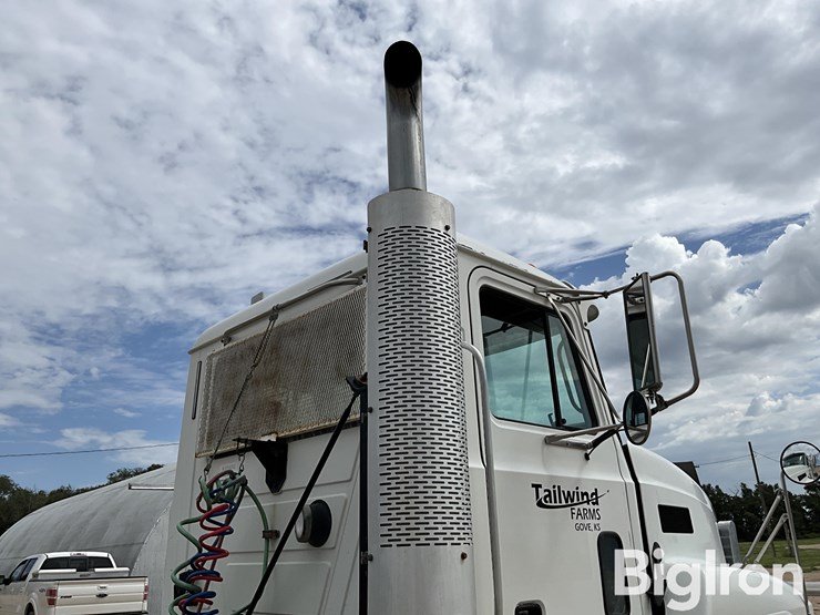 2002-mack-ch613-image-15